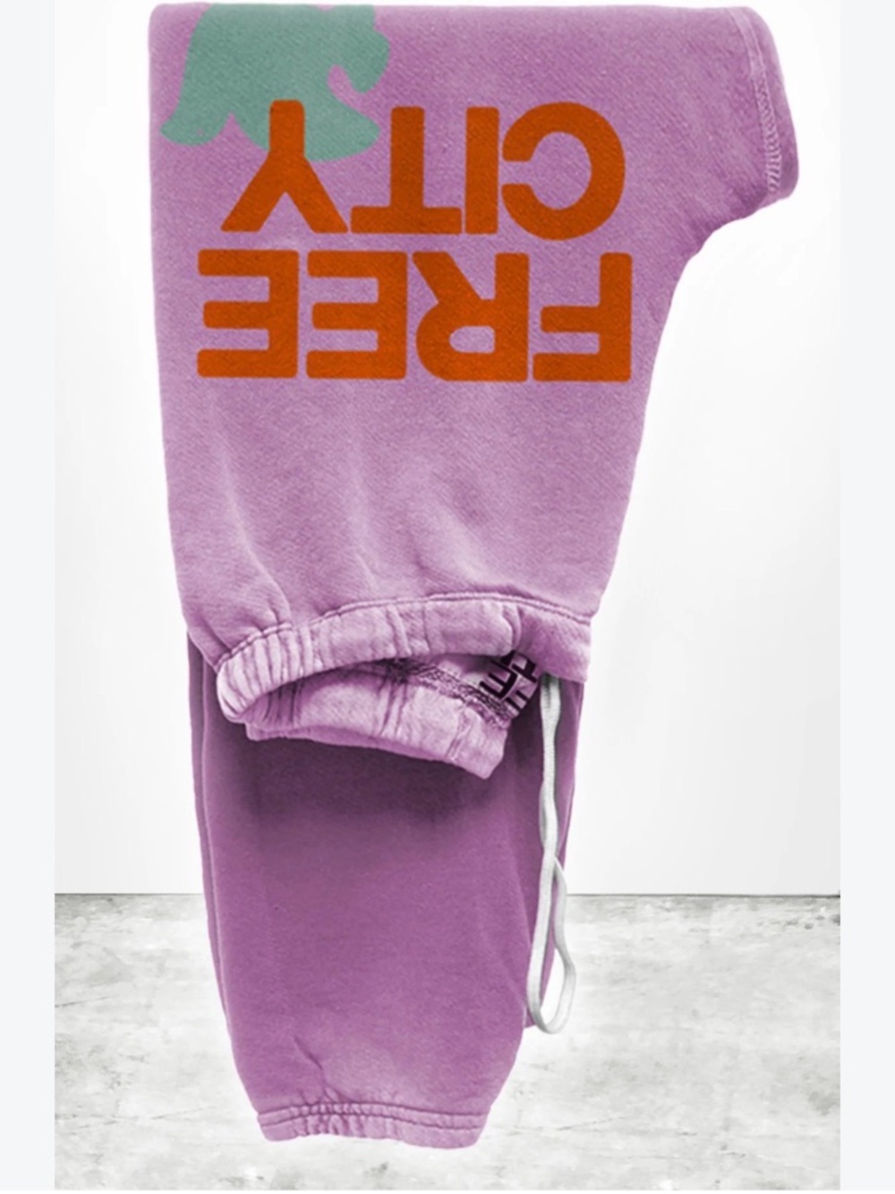 freecity Woman’s Large Logo Lavender Sweatpants